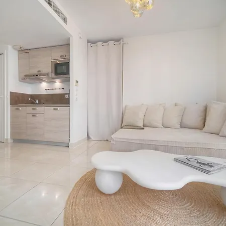 Superbe Terrasse-parking Proche Croisette A0b200 Cannes