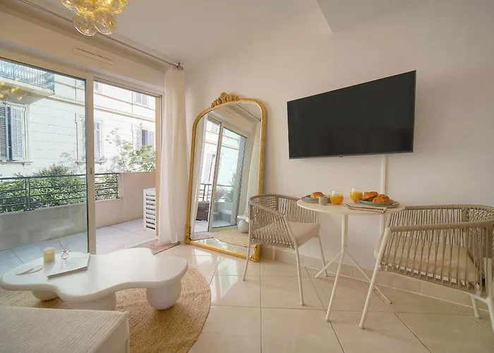 Апартаменты Superbe Terrasse-parking Proche Croisette A0b200 *