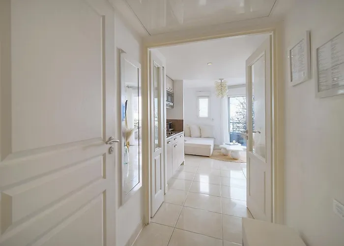 Апартаменты Superbe Terrasse-parking Proche Croisette A0b200 Канны