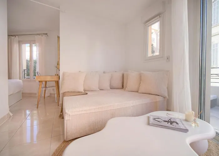 Апартаменты Superbe Terrasse-parking Proche Croisette A0b200 Канны